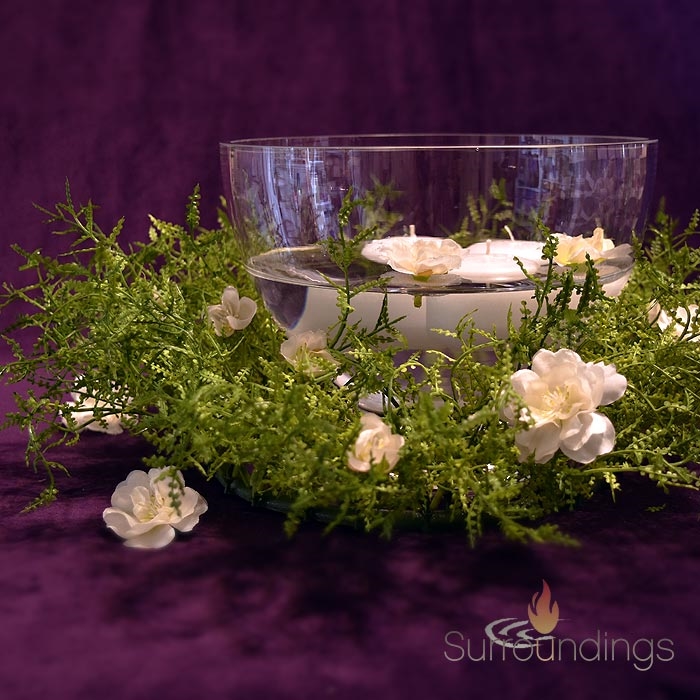 Guaranteed to get the “wow”! This floating canfle centerpiece is
